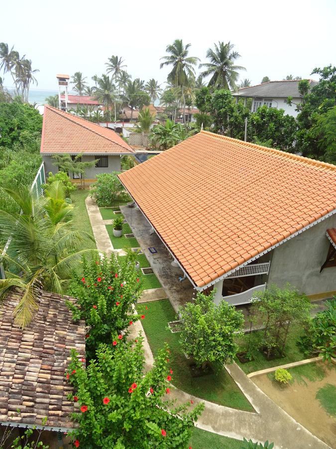 Thambili Cabanas Hikkaduwa Exterior foto